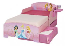 Rosa Kinderbett mit Prinzessinnen-Motiven und Schublade als Stauraum